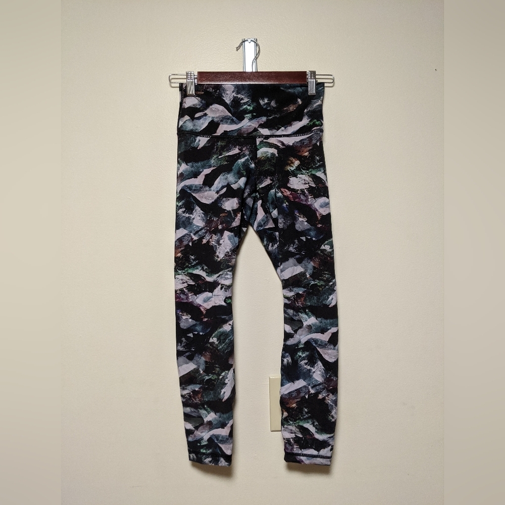 Lululemon Abstract Print Leggings Size 6 High Rise Multicolor Yoga